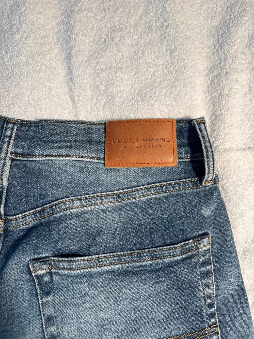 Lucky Brand 411 athletic taper